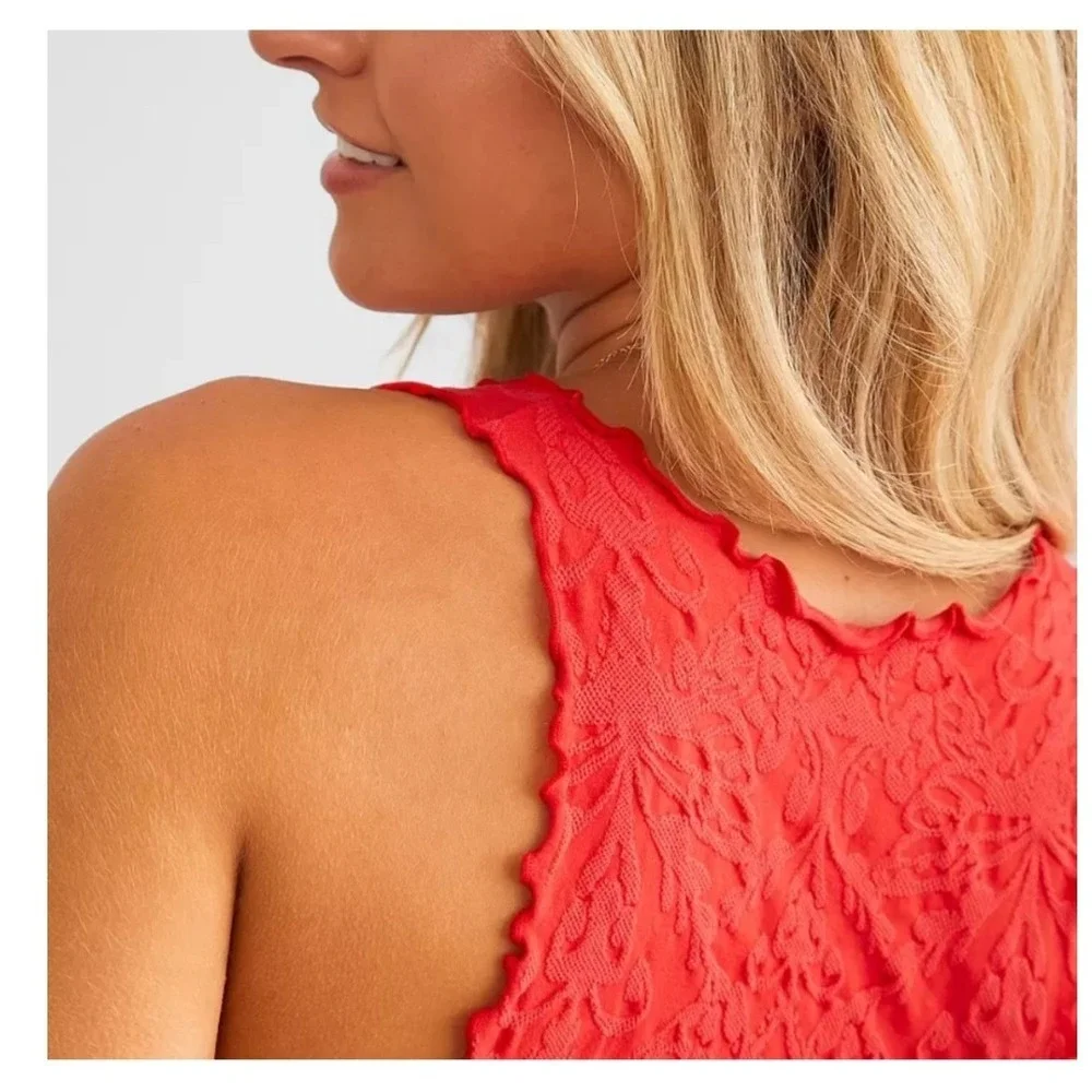Free People Here For You Cropped Cami Tank Top M/L Red Textured Floral Lace - Picture 4 of 8